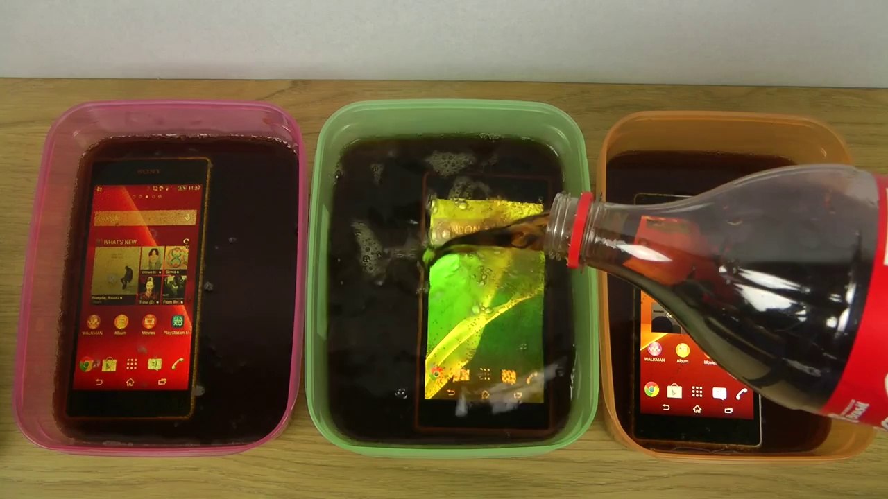 Sony Xperia Z2 vs. Sony Xperia Z1 vs. Sony Xperia  Z - Coca-Cola Test