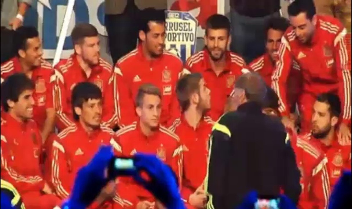 Xavi Hernandez y su humilde gesto con Seleccion España