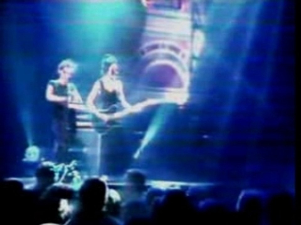 Pj Harvey & Bjork - Satisfaction Live