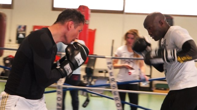 Boxing Ski à Serre Che Des amateurs s'entraînent avec des Champions