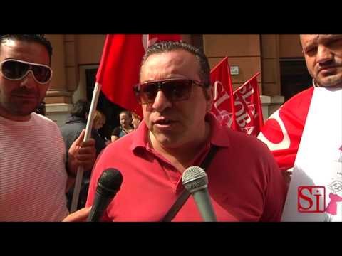 Napoli - Presidio operai di Nola e Pomigliano Fiat davanti alla regione -1- (28.05.14)