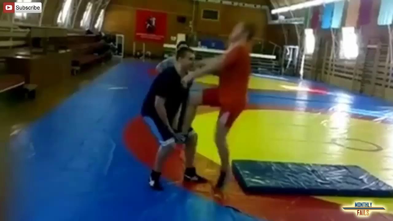 Les plus gros FAIL de mai 2014! Mode gros débile activé!