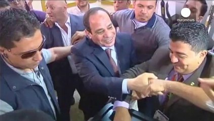 Download Video: Miles de seguidores de Al Sisi celebran su victoria en las presidenciales egipcias