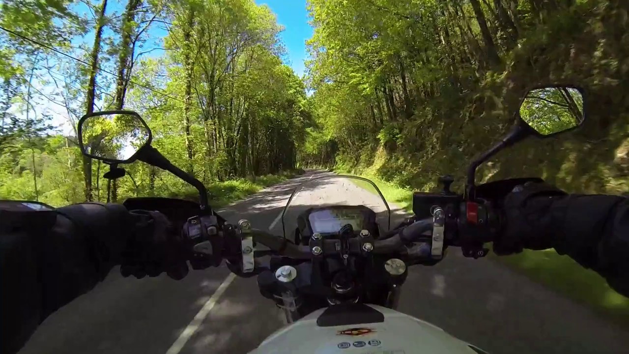 Centre Bretagne à moto -- Monts d'Arrée - Honda NC700S