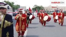 Fatih'in Torunları Asfaltta Gemi Yürüttü