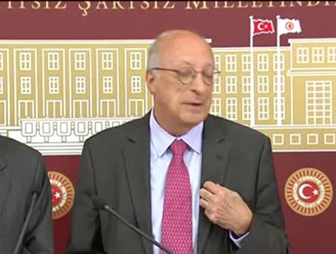 CHP Mersin Milletvekili Prof. Dr. Aytuğ Atıcı Gezi olayları nedeniyle AKP Hükümetinin sağlık çalışanlarına yönelik şiddet ve baskı uygulamalarının Dünyadaki yansımaları hakkında TBMM’de basın toplantısı düzenledi.