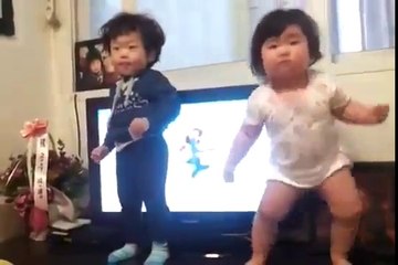 Her Eve Koreli Bir Bebek Lazım Dedirten Süper Video