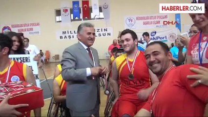 Engelliler Basketbolda Şampiyon Bağcılar Oldu