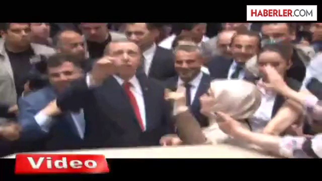 İzmir'de Sevgi Seli: "Hoş Geldin Uzun Adam"