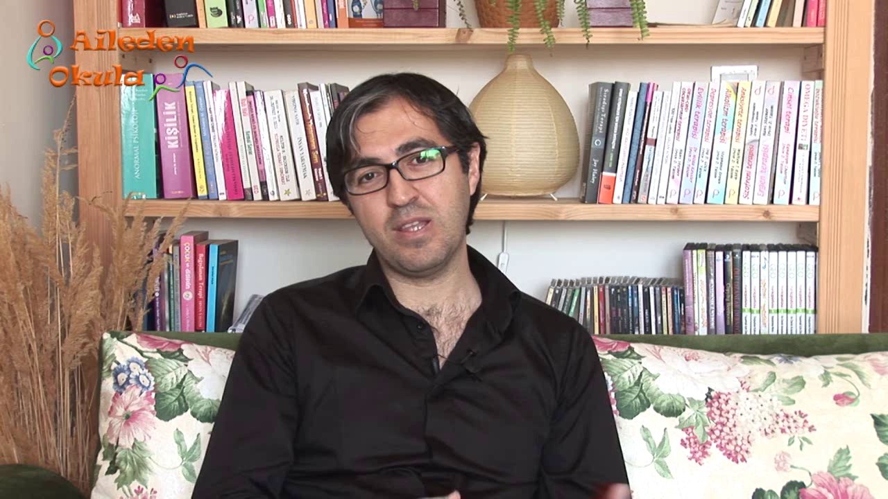 Kardeş kıskançlığı karşısında tutumumuz nasıl olmalıdır? / Mehmet TEBER - Psikolojik Danışman & Pedagog