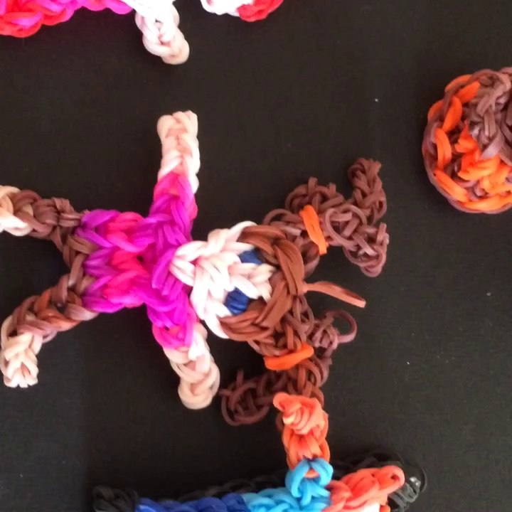 Poupée rainbow loom