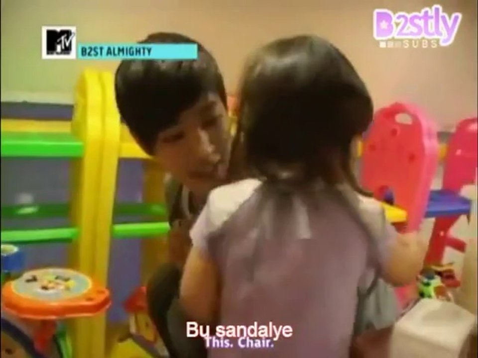 BEAST playing with kids !! (Türkçe Altyazılı)