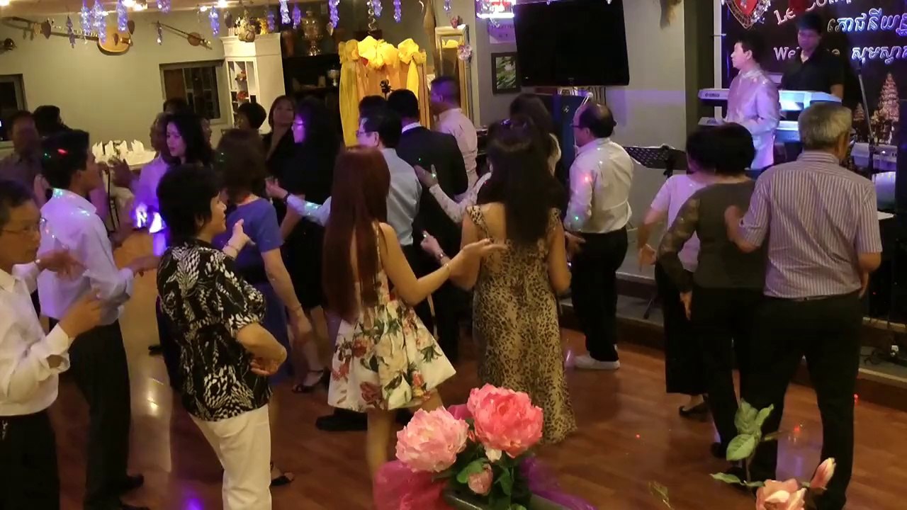 Soirée dansante khmer តារាកម្ពុជា