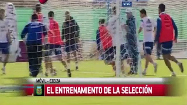 Lionel Messi y Kun Aguero afinan con Argentina antes del Mundial