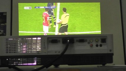 Cần mua máy chiếu xem bóng đá giá rẻ chỉ khoảng 3 triệu ?