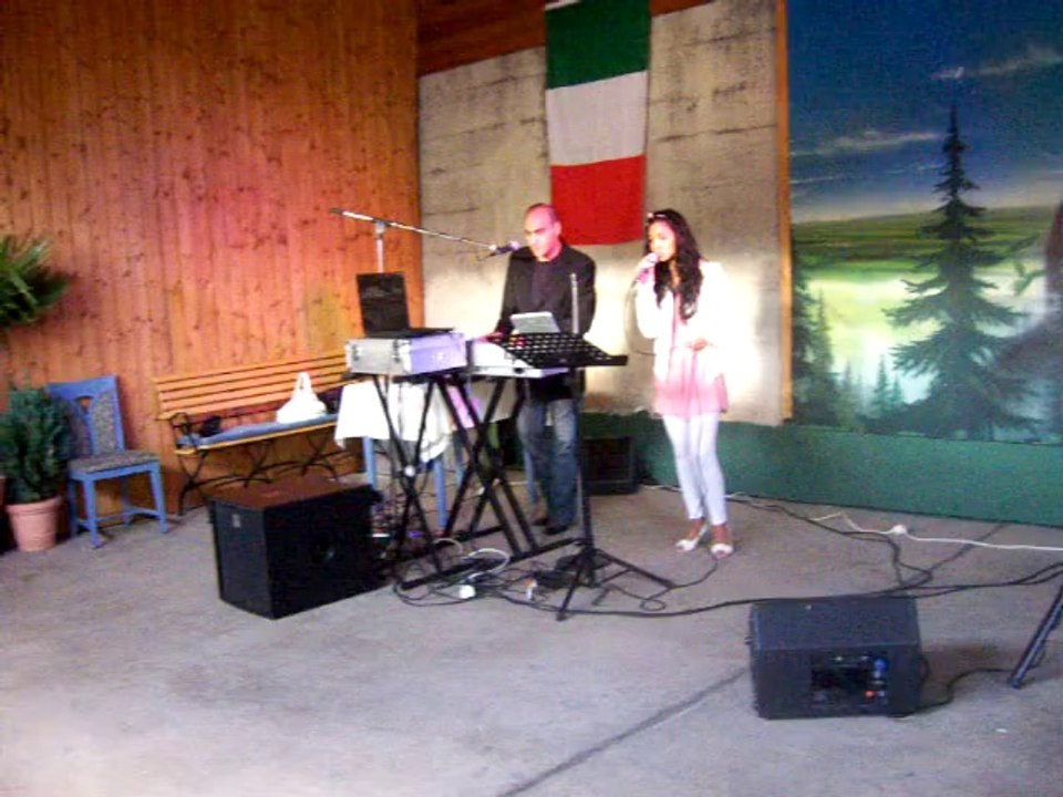 ITALIENISCHE TRIODUOONDEBLUE LIVE SÄNGERIN