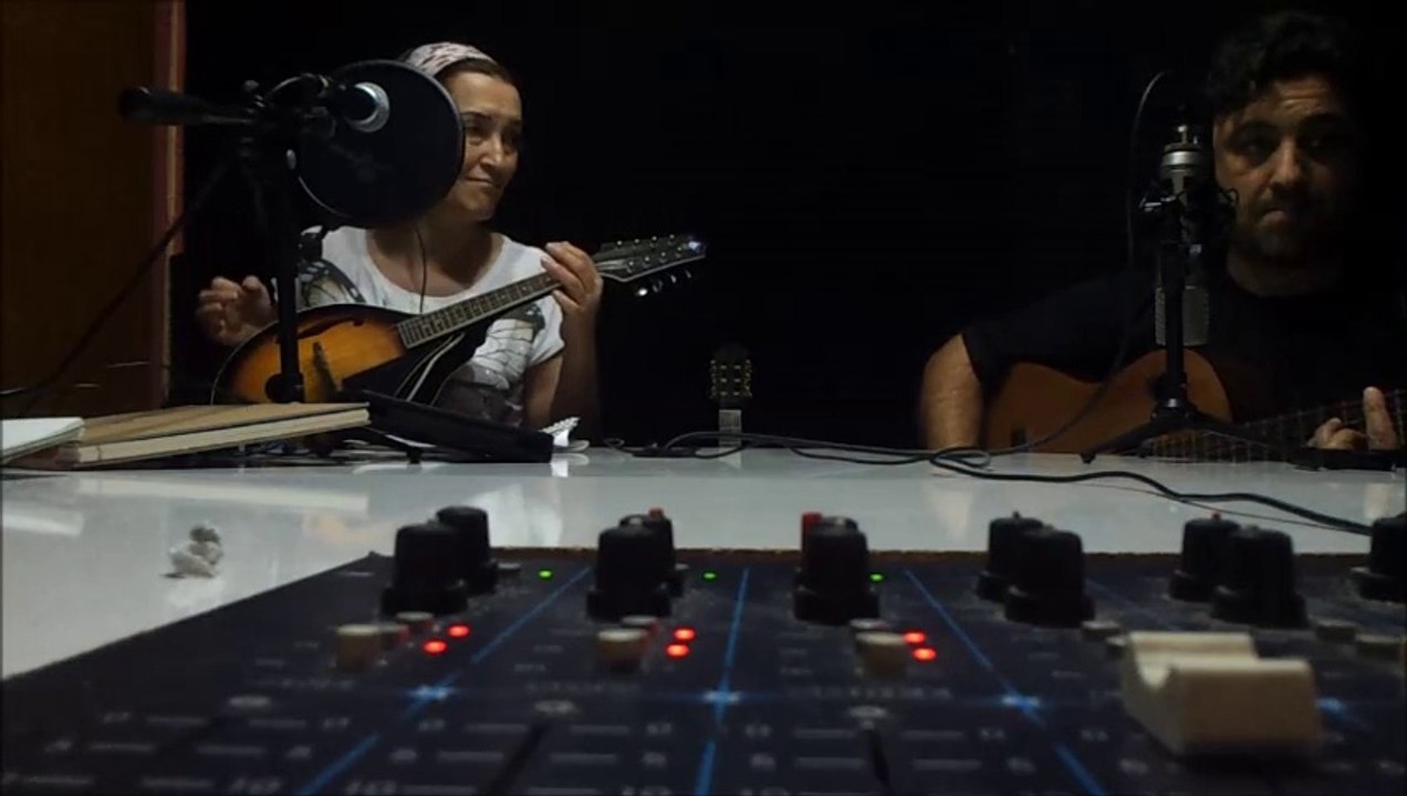 ERKEK ELİ Söz-Müzik: Firdevs Altındaş