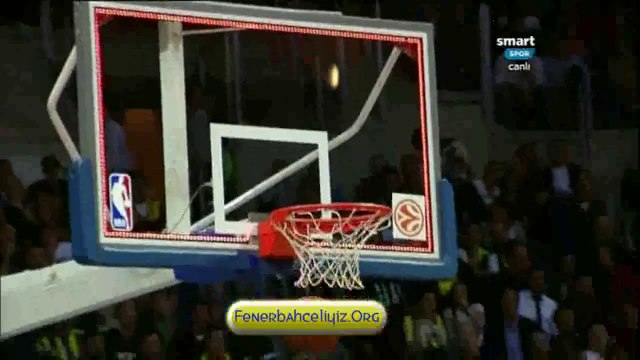 #Fenerbahçe Ülker - San Antonio Spurs #OğuzSavaş 'ın orta sahadan yolladığı müthiş üçlük