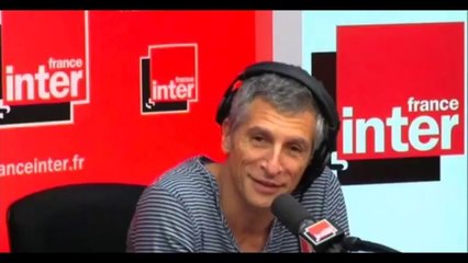 Laure Manaudou et Nagui se moquent des joueurs