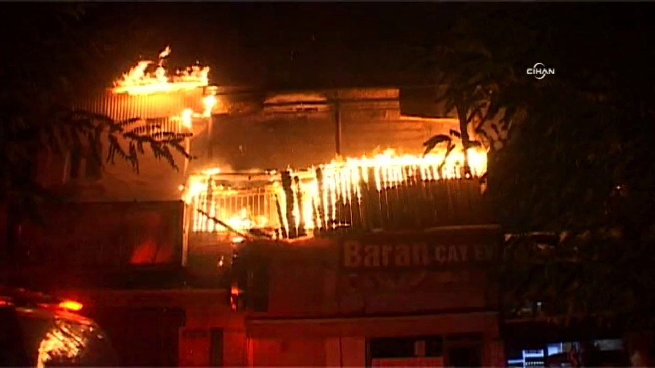 Incêndios e confrontos na Turquia
