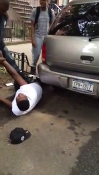 Crazy NYPD Cop knocks out Brooklyn teen smocking!