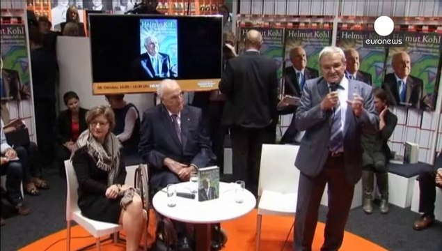 Скандал у Німеччині: дві книги про Гельмута Коля - де правда?