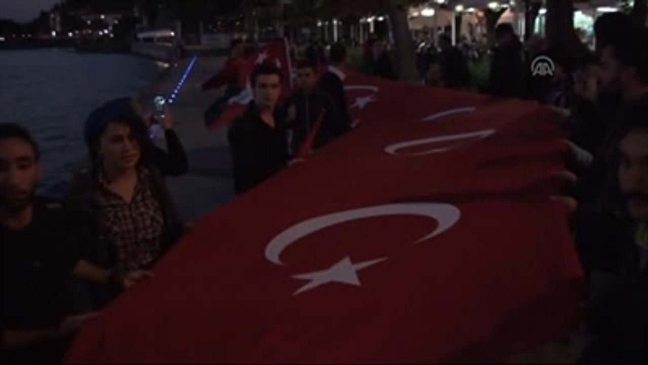 Bayrağa Saygı" Yürüyüşü Düzenlendi - Çanakkale / Sivas /