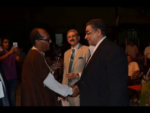 القبطان محمود حنفى جبر يكرم اوائل الطلبة بكلية السلام القاهرة