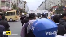 Ekip Aracının Camını Kafasıyla Kıran Adam - Video
