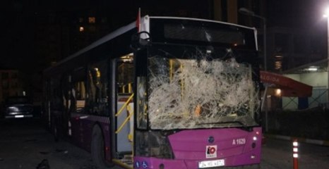 Fatih'te İETT Otobüsüne Taşlı Saldırı