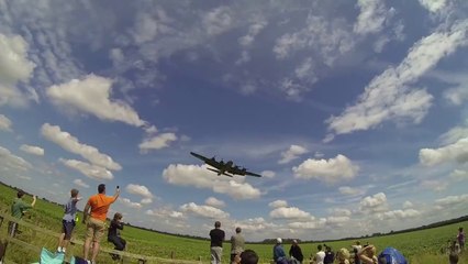 Gösteriye Damgasını Vuran Solo Türk Pilotu