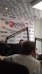 Mgr André Marceau dans les studios de Radio Emotion