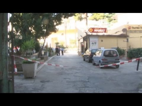 Napoli - Agguato a Fuorigrotta, 30enne gambizzato (09.10.14)