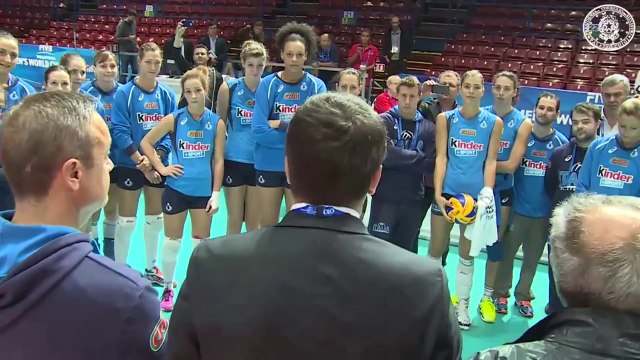 Assago (MI) - Renzi saluta la nazionale femminile di pallavolo (08.10.14)