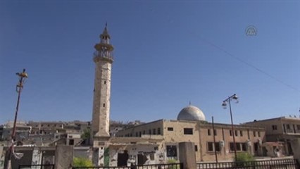 Halk, Namazlarını Camiler Yerine Barınaklarda Kılıyor