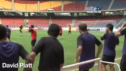 Galatasaraylı Sneijder Antremanda attıgı UstaAyak golü