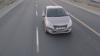 Mini Test: Yeni Peugeot 208’in iç mekan genişliği inceleniyor // ototest.tv