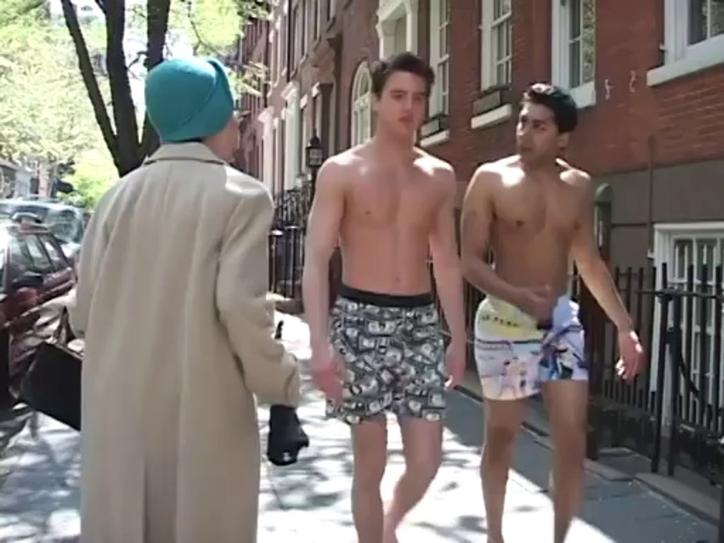 ⁣[+18 Sexy Girls] Sexy Beer Commercial