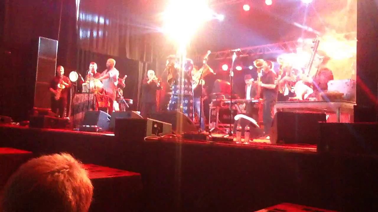 Fanfara Tirana ft. Transglobal Underground op Festival Mundial 2014