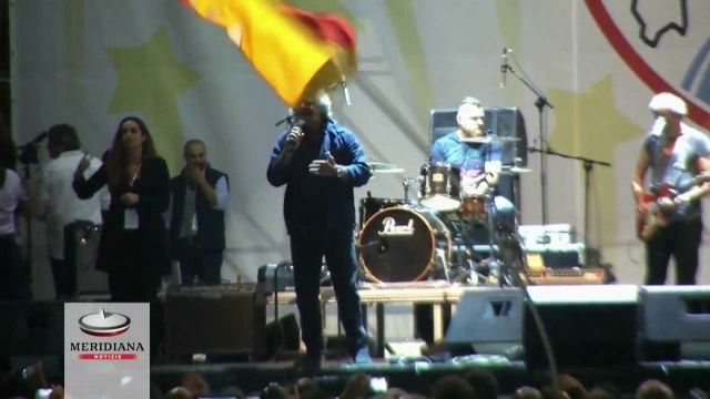 Circo Massimo, da Genova a Renzi: è Beppe Grillo show