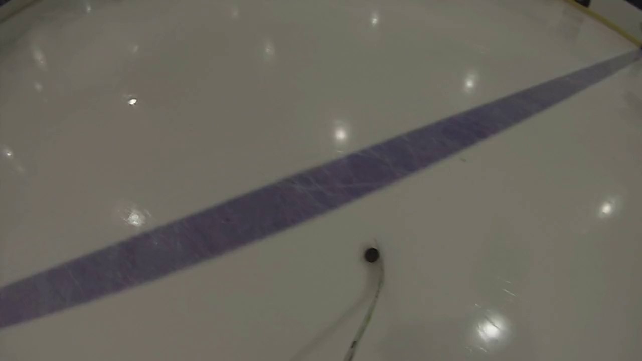 Goal in warmup, glvoe hand