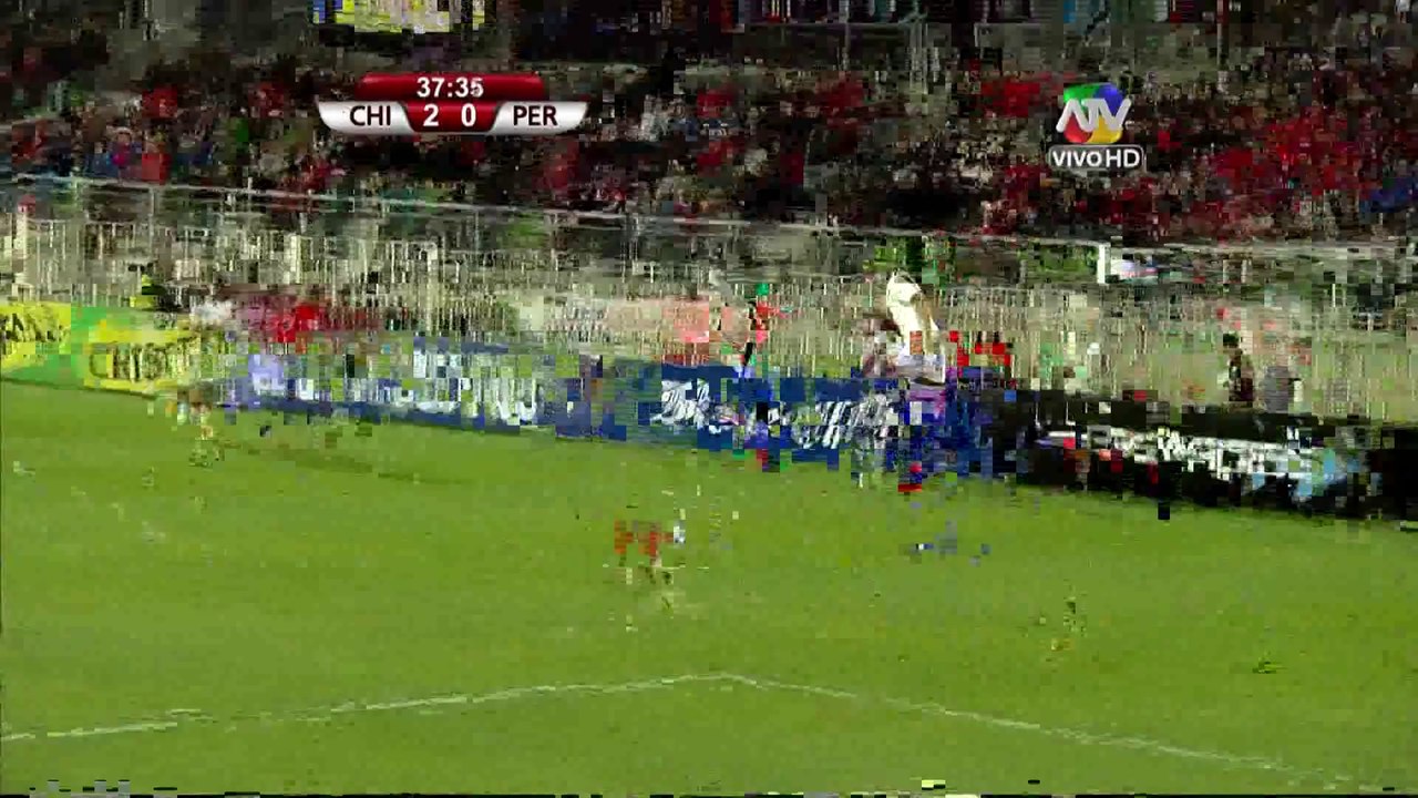 Carlos Zambrano agrede a Alexis Sánchez