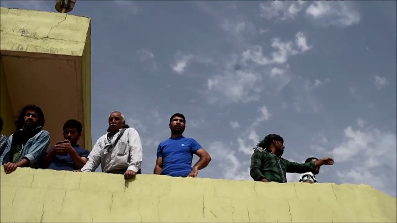 Jihadistas do EI estão a 1 km da Turquia