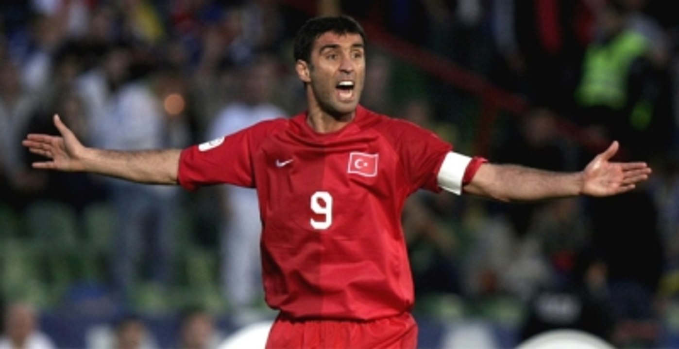 Hakan Şükür'e Monaco Prensi 2. Albert'ten 'Golden Foot' Ödülü