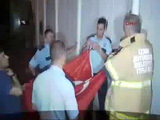 İzmir'de Türk Bayrağı indirme girişimi