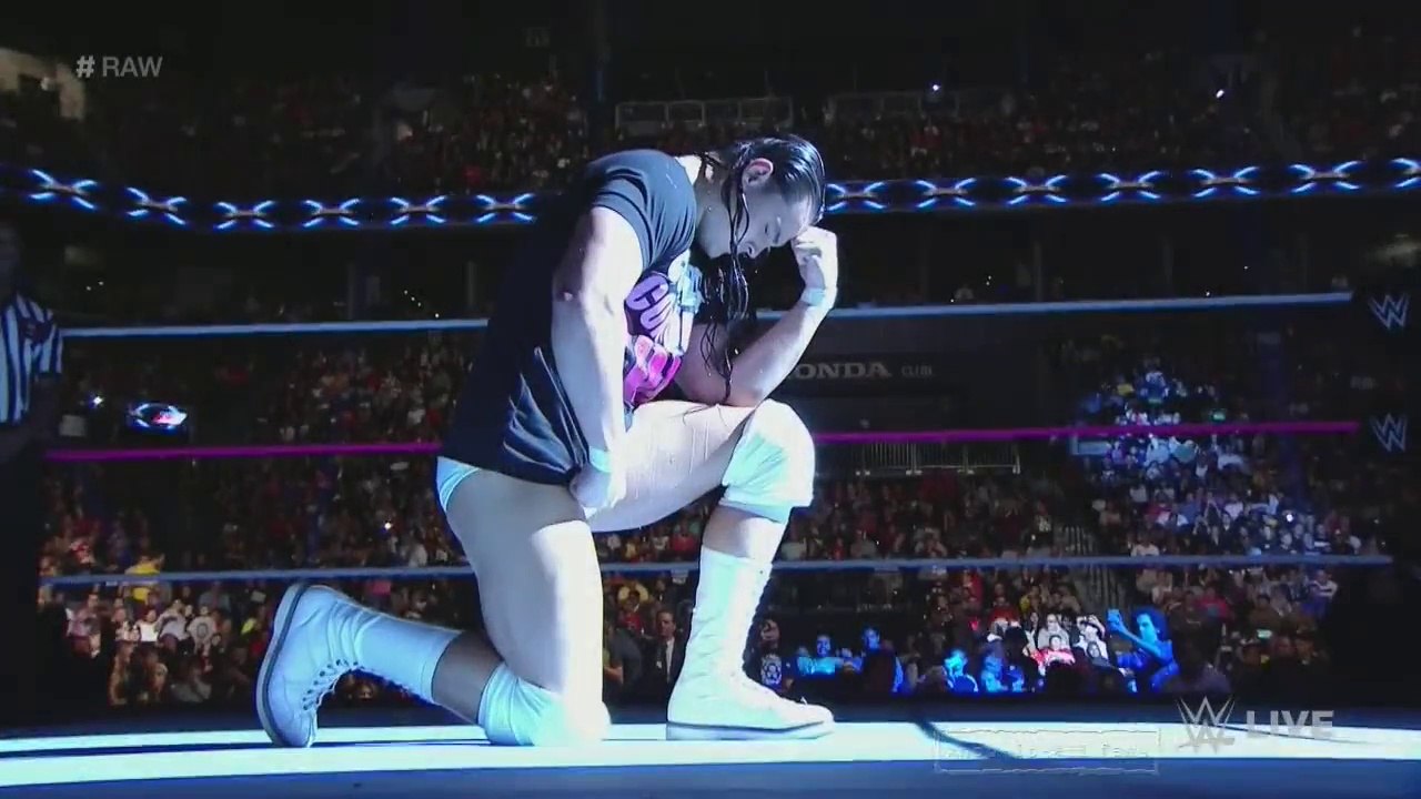 WWE RAW 10/6/14 - Bo Dallas vs Mark Henry - [Know-It-All Fans] Live Commentary