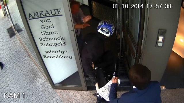 Braquage d'une bijouterie qui tourne mal... Pour les braqueurs!