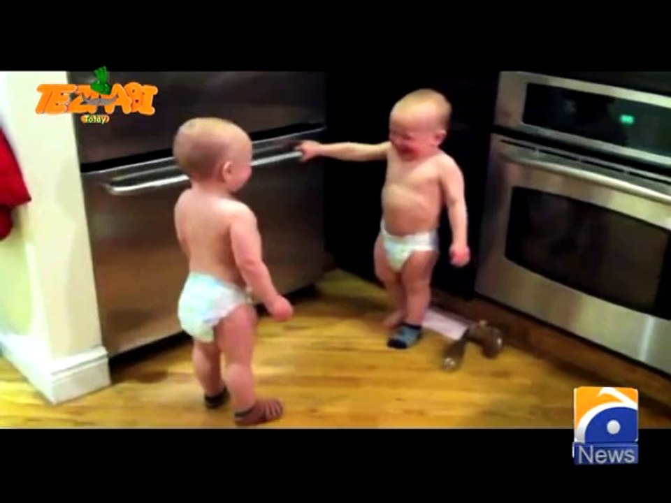 Tezaabi Totay 345 Funny Children on Dharna-11 Oct 2014