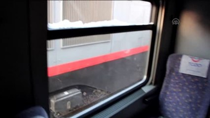 Yolcu Trenine Taşlı Saldırı