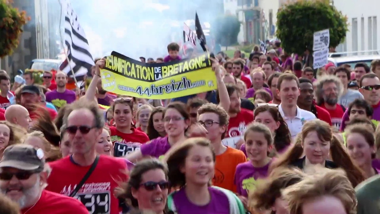 « Naoned e Breizh » scandé à Glomel pour l'arrivée de la Redadeg !